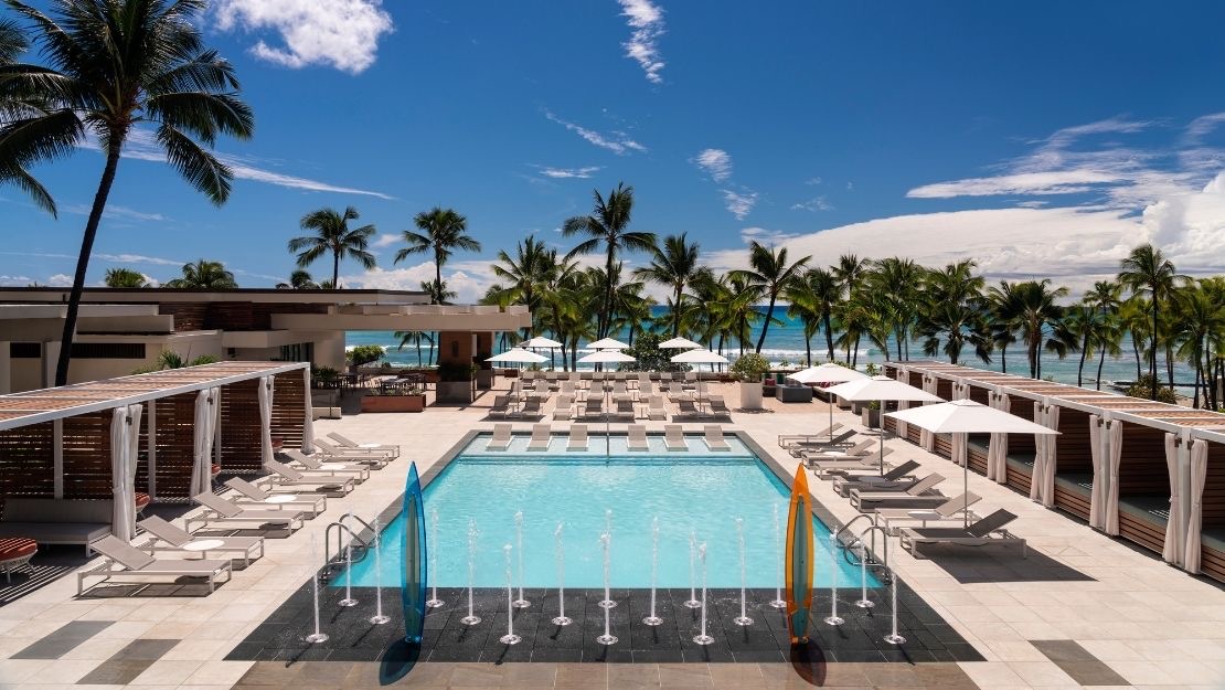 Waikiki Beach Marriott Resort and Spa pool deck and oceanfront
